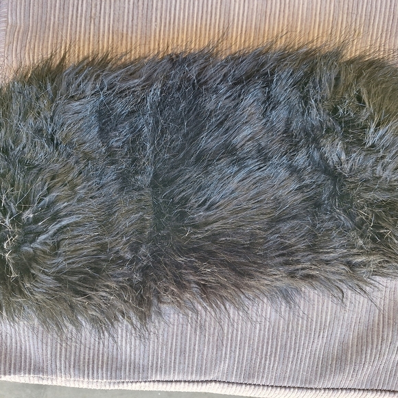Faux Fur Black Hand Muff Hand Warmer 18"+/- Long - Picture 4 of 6
